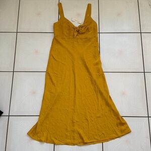 NWT Francesca’s Mustard Midi Dress